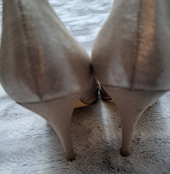 LuLu Townsend Shimmering Gold Heels  Size 8.5 - Picture 6 of 12